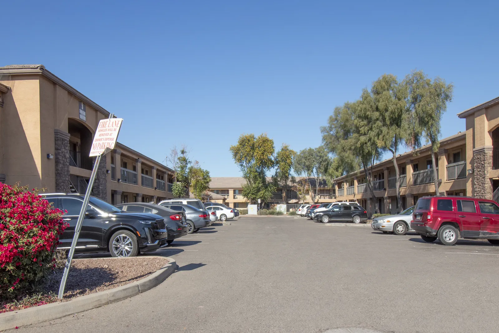 Residence at Tolleson — Den